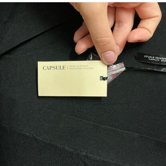 Capsule Women’s Long V-Neck Button-Up Cardigan Size 16/18 - Picture 4 of 9